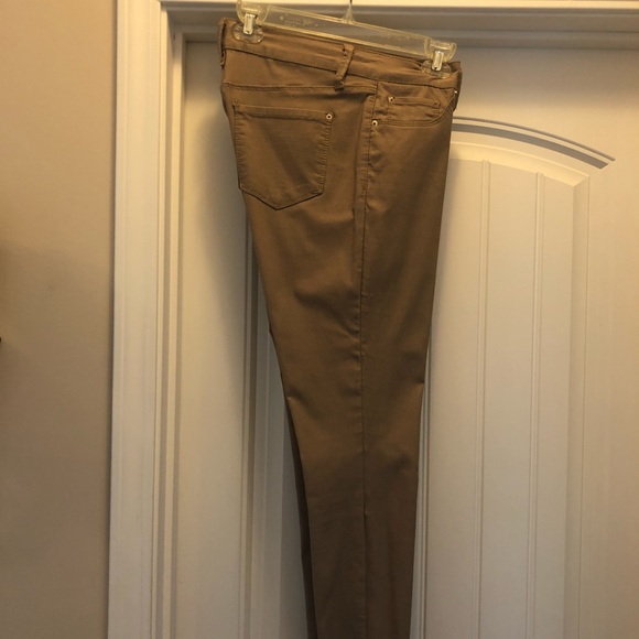 signature studio stretch pants